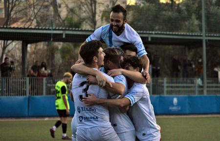 El Atlético Marbella inicia la temporada con triunfo ante Malaka (2-1)