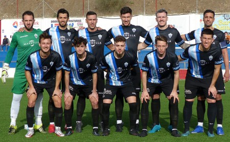 El Atlético Marbella sólo consigue empatar en su visita al Torrox (2-2)