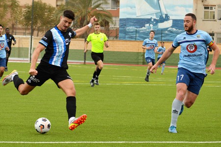 El Atlético Marbella tropieza en su visita al Athletic Fuengirola (0-0)