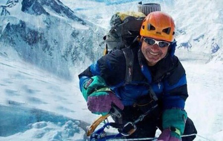 El alpinista sampedreño Lolo González, al asalto del Kanchenjunga