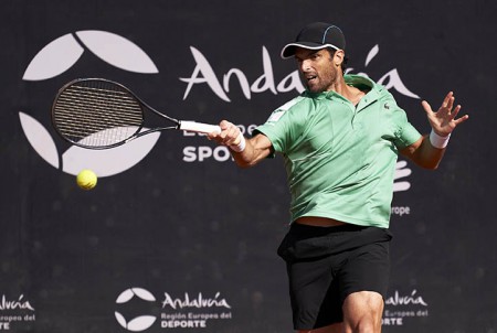 Andújar y Carballés avanzan con paso firme en el Andalucía Open de Marbella