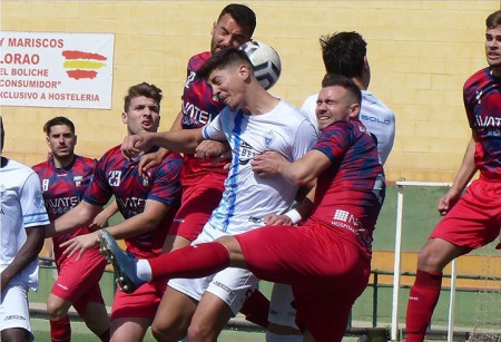 Una trifulca en Los Boliches-Atlético Marbella acaba con el partido suspendido