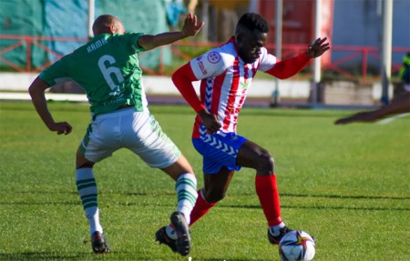 Clyde Essomba, músculo para el centro del campo del Marbella FC