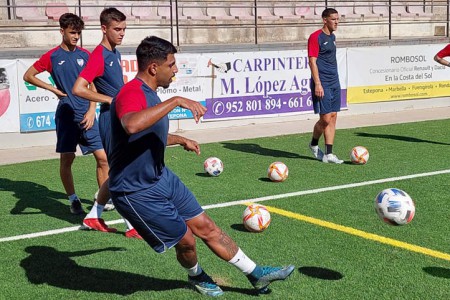 El Estepona vuela hacia la 2ª RFEF y deja en tierra al Marbella FC