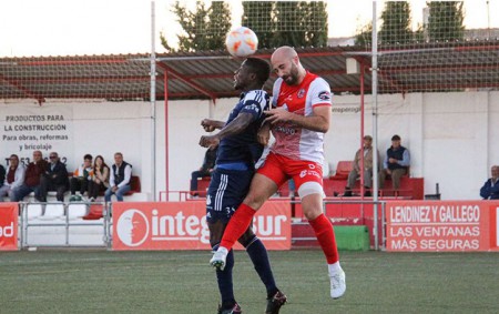 El Marbella FC vuelve a tropezar fuera de casa, derrota en Torreperogil (3-2)