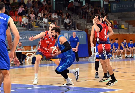 Derrota del Hospital Ochoa CB Marbella ante el líder CB Jaén (70-68)