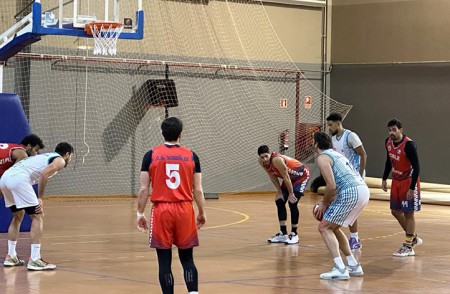 El Hospital Ochoa CB Marbella cae en su visita al CB La Zubia (62-51)