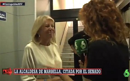 La alcaldesa de Marbella se resiste a aclarar si comparecerá en el Senado