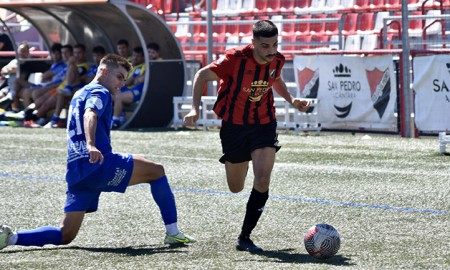 La UD San Pedro supera sin problemas en casa al Atlético Porcuna (2-0)