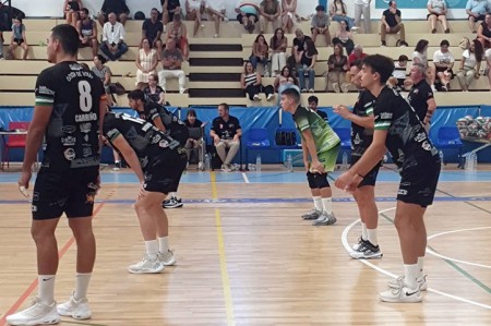 El Costa del Voley comienza la temporada con victoria ante el CUV Alcorcón