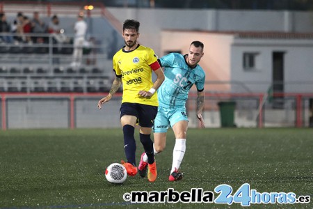 El FC Marbellí regresa a la senda del triunfo ante el Llano Perchel (3-0)