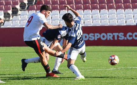 El Marbella encadena en Sevilla su tercera derrota seguida sin gol (2-0)