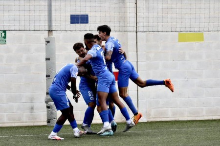 Los marbellíes Vázquez y De la Lama dan una importante victoria a El Palo FC