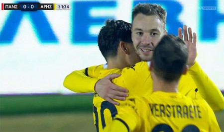 Nuevo gol de Loren Morón para seguir como máximo goleador en Grecia