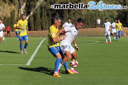 El Orihuela, un viejo conocido del Atlético Marbella, que aspira al playoff