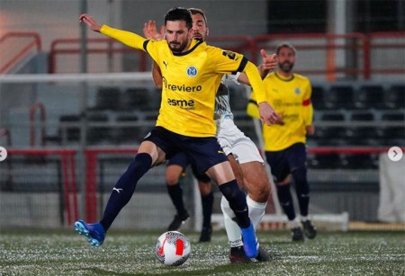 El FC Marbellí asalta el liderato al ganar (2-1) al Atlético Marbella Paraíso