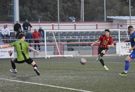 El San Pedro pierde el puesto de ascenso tras empatar con Casabermeja (1-1)