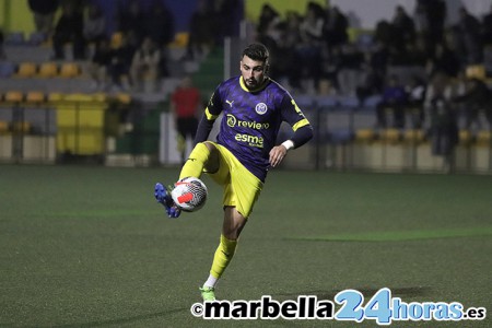 Goleada a domicilio (0-5) del FC Marbellí para mantenerse en el liderato