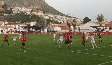 El San Pedro sale del ascenso directo tras caer goleado en Martos (3-0)