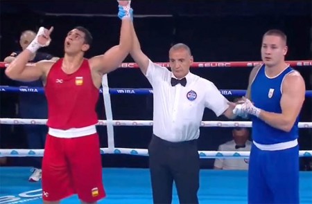 El marbellí Ayoub Ghadfa, nuevo campeón de Europa de boxeo 