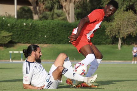 Un buen Marbella da la cara en el cierre de pretemporada del Almería (2-1)