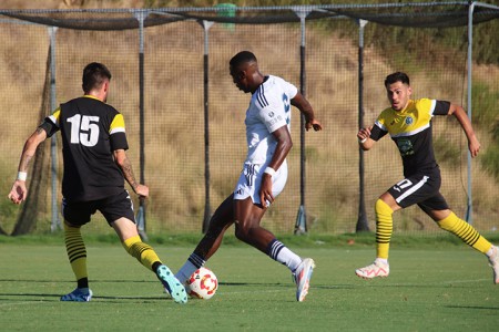 El Marbella FC supera al FC Marbellí a una semana del debut liguero (3-1)