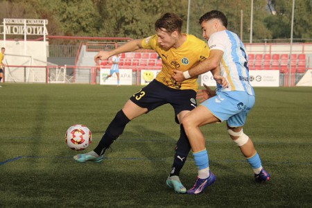 Ligera mejoría de un FC Marbellí que no puede con el Atlético Malagueño (1-2)